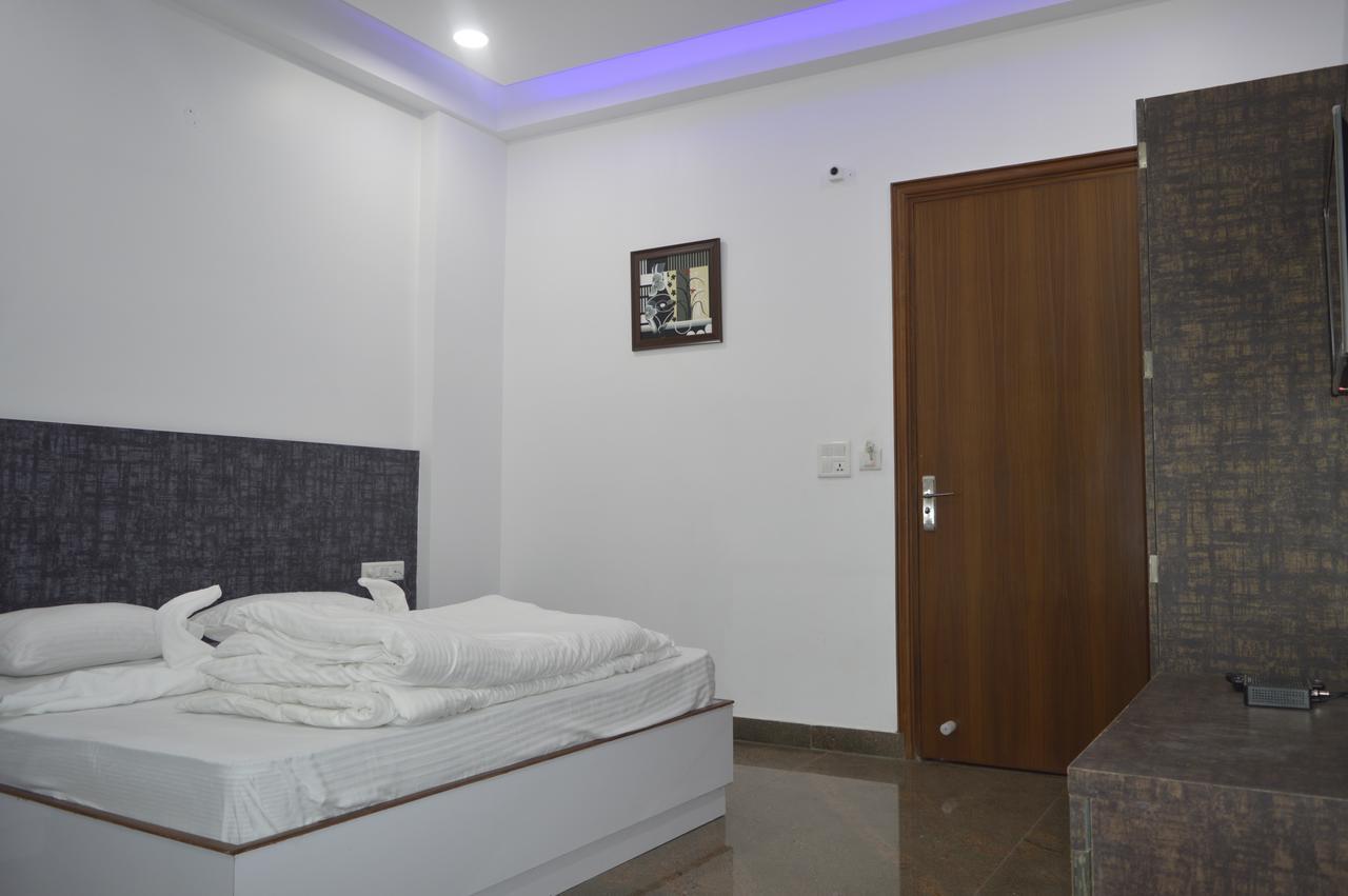 Hotel Taru Inn Ghaziabad Exterior photo